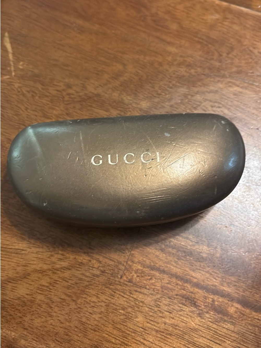 Gucci Aviator Sunnies.